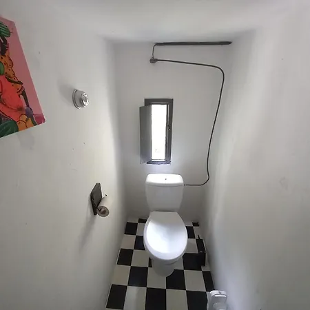 In Guest - Cavergno - Casa Coerente בית הארחה Cevio
