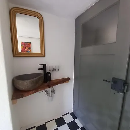 In Guest - Cavergno - Casa Coerente בית הארחה